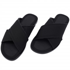 Текстильные сандалии черного цвета